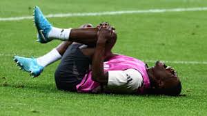 令人惊讶地 令人惊讶地